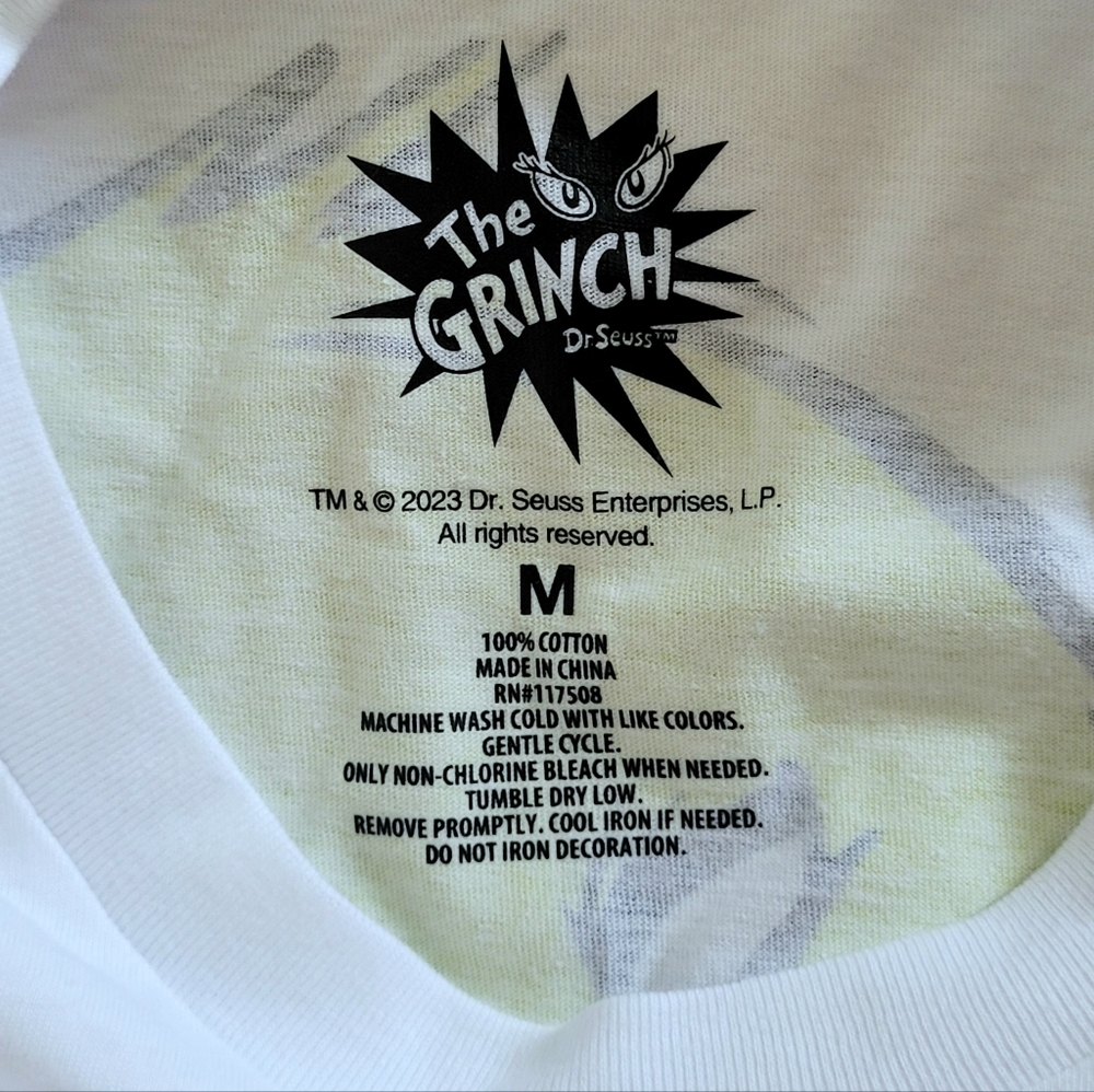 Dr. Seuss "How The Grinch💚 Stole Christmas🎄!" Graphic Tee👕 - NWT - Picture 6 of 12